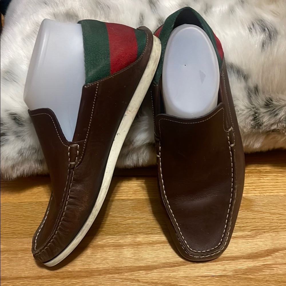 Gucci unisex Brown and Green Suede Loafers with Moccasin Design - Picture 5 of 13